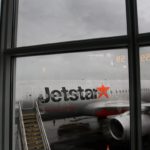 Un avión de Jetstar en el Aeropuerto  Doméstico de Sídney, en Australia.