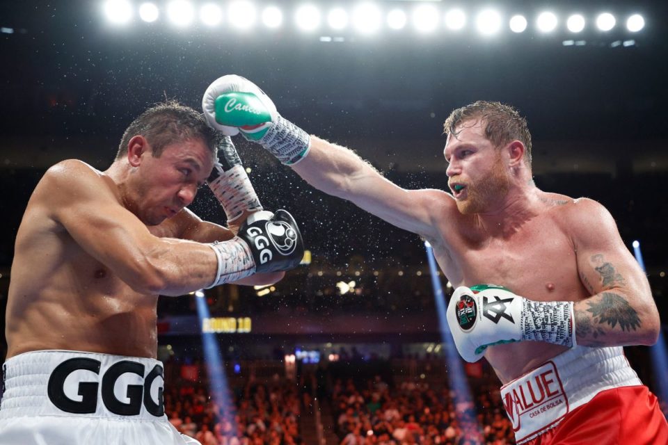 Canelo Álvarez (derecha) y Golovkin (izquierda) reunieron una constelación de estrellas en el T-Mobile Arena de Las Vegas.