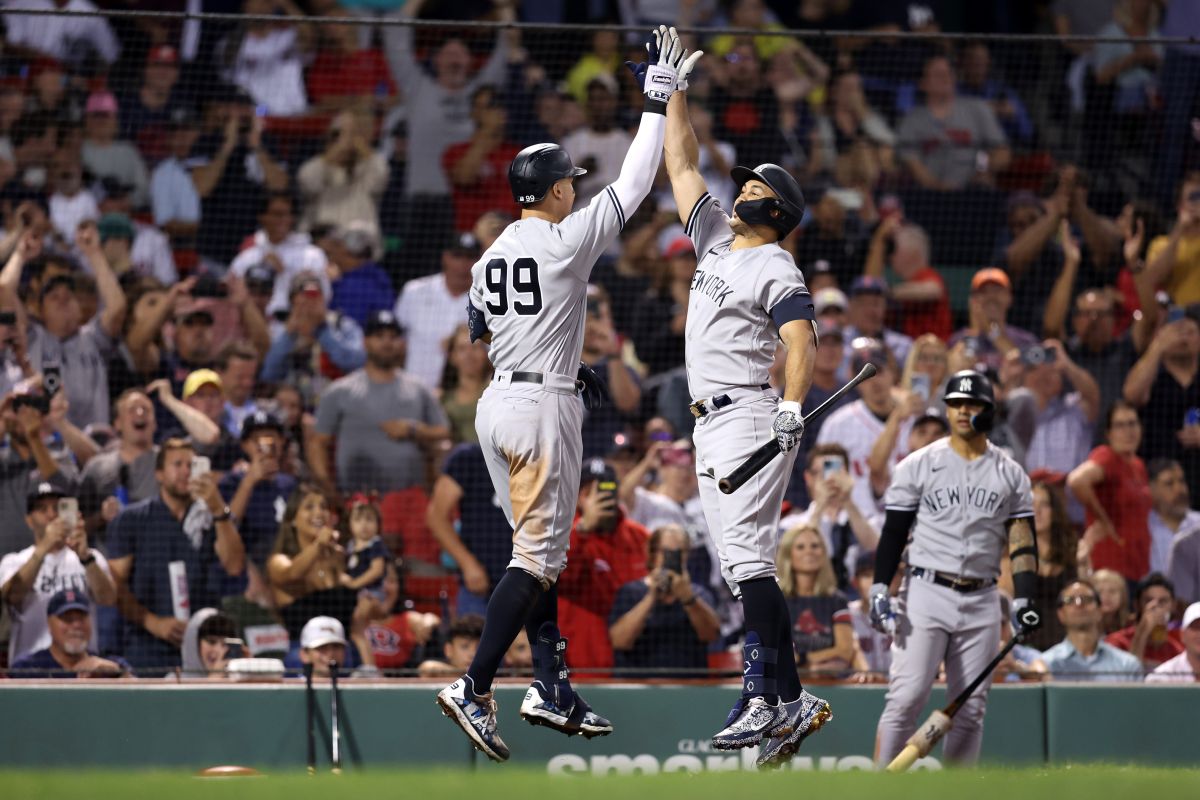 Aaron Judge (L) y Giancarlo Stanton (R) fueron los protagonistas de la victoria ante Pirates.