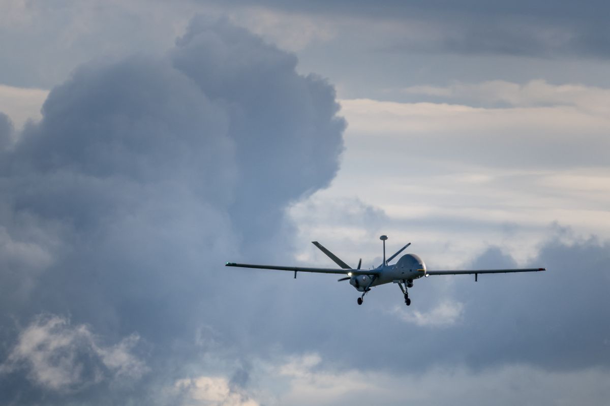 El primer dron, un vehículo aéreo autónomo BT-100, habría cruzado por primera vez ese límite el pasado jueves.