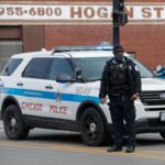 El Departamento de Policía de Chicago emitió una alerta para los residentes de la zona advirtiendo del peligro mientras encuentran al sospechoso.