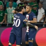 Kylian Mbappé y Lionel Messi durante un encuentro ante Maccabi Haifa en Israel, por Champions League.