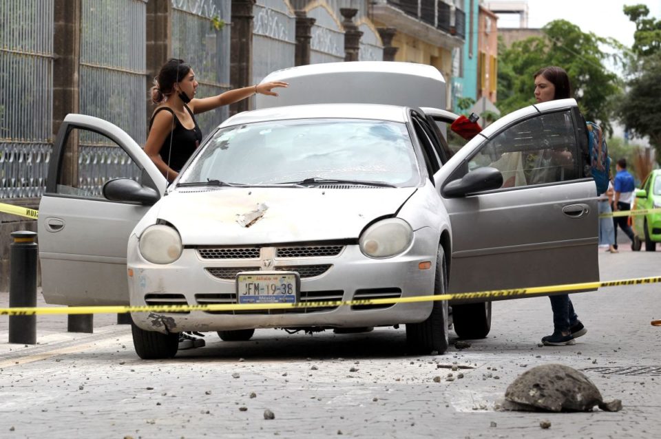 Van 814 réplicas del temblor de magnitud 7.7 en México.