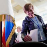 Los rusos votaron hoy para adherir a la "República Popular de Luhansk" a Rusia.