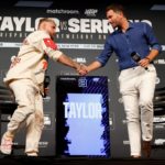 Paul (L) y Hearn (R) se estrechan manos en la presentación del combate entre Taylor y Serrano.