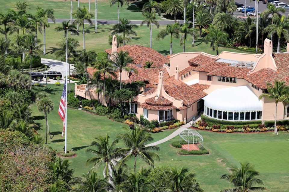 Dearie deberá revisar los 11,000 documentos incautados por el FBI tras el allanamiento a la casa de Trump de Mar-a-Lago.