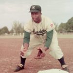 Jackie Robinson durante la temporada de 1951 con Brooklyn Dodgers.