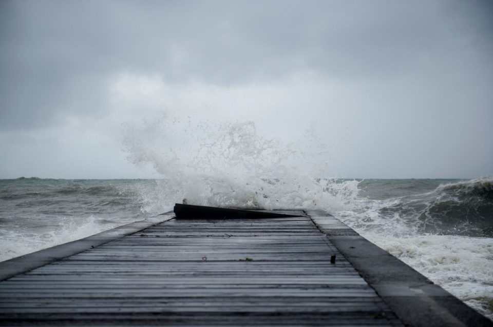 La marejada se debe a remanentes del huracán Earl, que se ubica al norte de Puerto Rico.