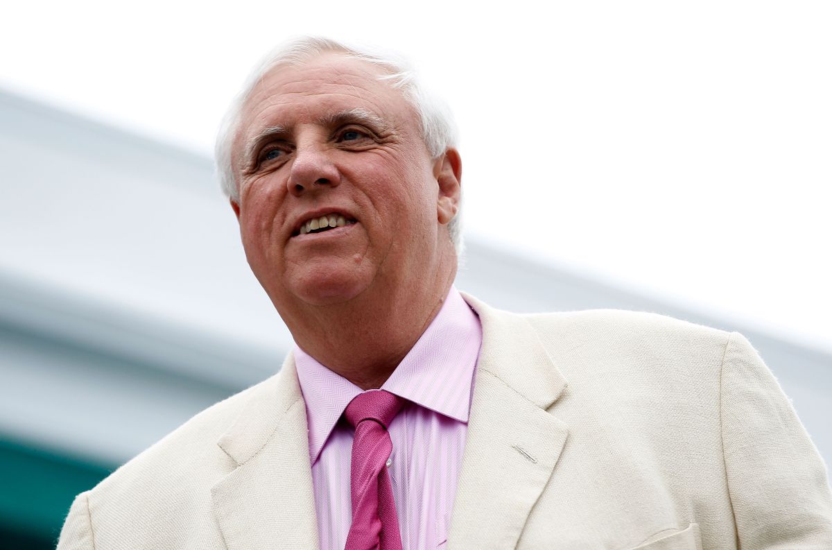 Jim Justice, gobernador de West Virginia, señaló que la nueva medida ayudará a "proteger la vida".