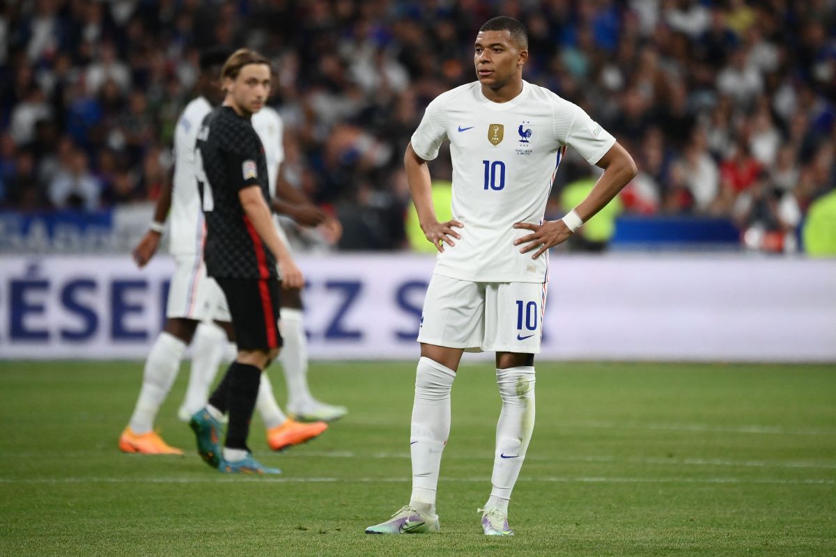 Kylian Mbappé durante un encuentro con Francia de la UEFA Nations League 2022.