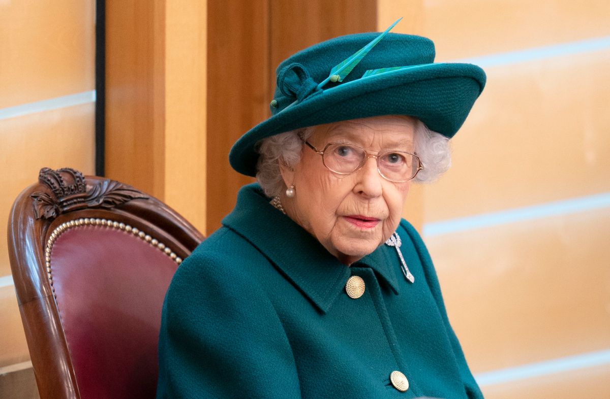 La reina también asistió a una ceremonia en honor a las vidas de los ataques del 9/11 en la Catedral de San Pablo.