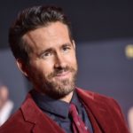 La destilería de Ryan Reynolds "Aviation American Gin" está oficialmente abierta al público en Portland, Oregón.