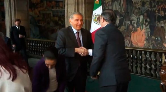 El incómodo saludo de Adán Augusto y Sheinbaum con Ebrard