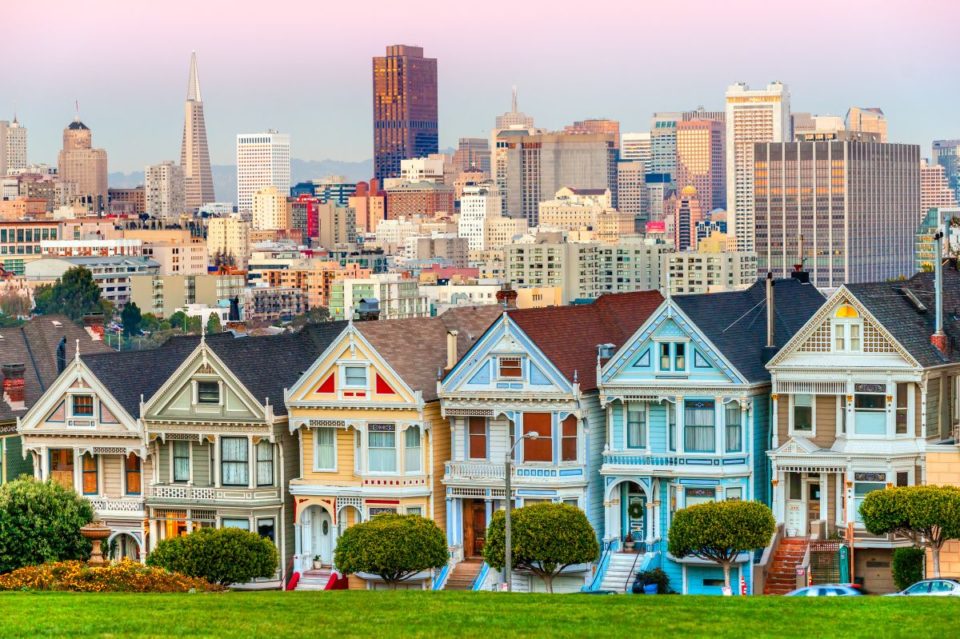 En San Francisco, el Seguro Social no cubre $17,986 dólares de gastos básicos que tendrás en esta ciudad.