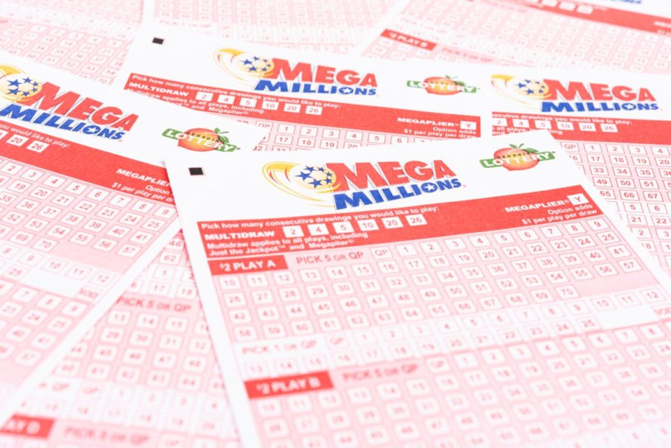El sorteo de Mega Millions se puede ver en vivo en el sitio web de la lotería MegaMillions.com a las 11 p.m.