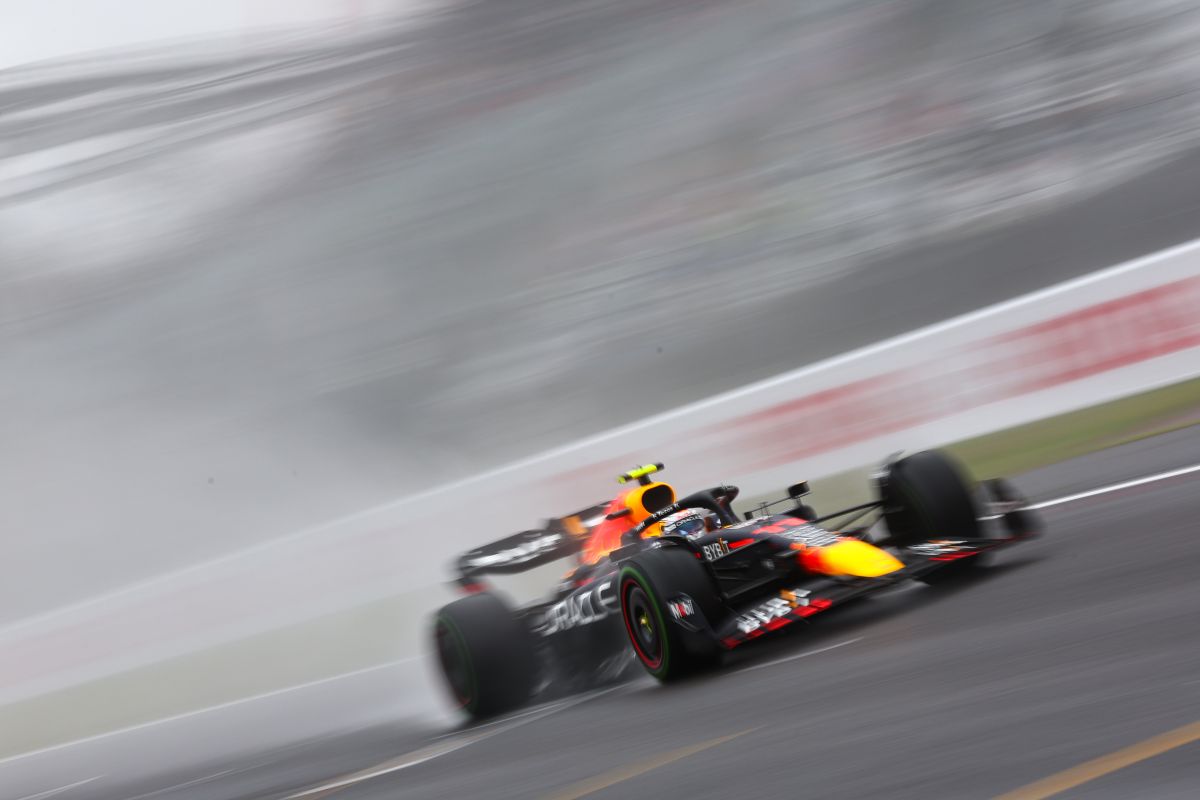 "Checo" Pérez derrapó en los entrenamientos previos al GP de Japón, aunque se mantuvo positivo y seguro de que las condiciones climáticas mejorarán para el sábado.