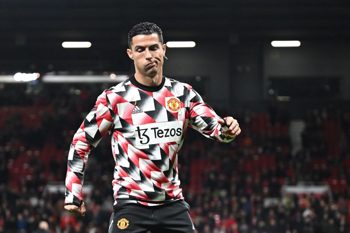 Cristiano Ronaldo practica antes del encuentro que enfrentó el Manchester United ante Tottenham.