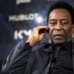 Pelé durante un evento del PSG para encontrarse con el francés Kylian Mbappé.