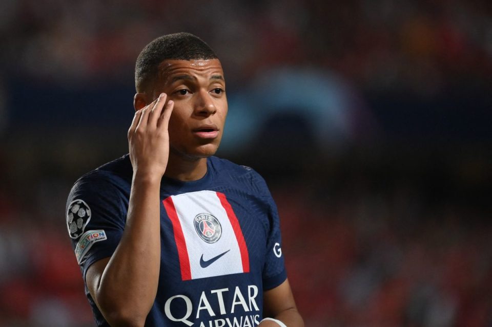 El descontento de Mbappé con el PSG es evidente.