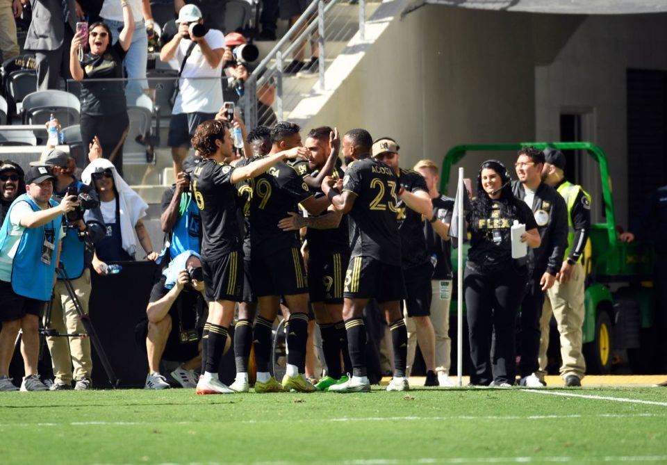 Cristian Arango anotó el primer gol para el LAFC.