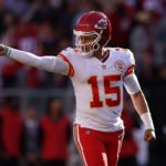 Patrick Mahomes celebra uno de sus pases para touchdown ante San Francisco.