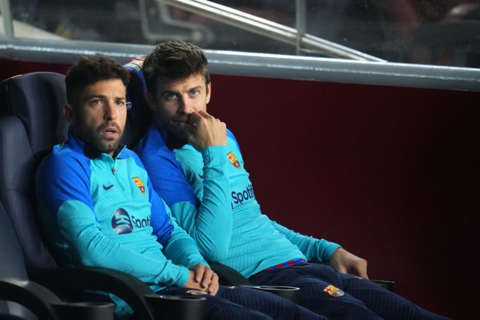 Gerard Piqué (D) y Jordi Alba (I) serían los perjudicados en la nueva jugada del Barcelona.