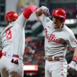 El receptor J.T Realmuto fue el verdugo de los Astros de Houston con tres impulsadas, incluyendo el cuadrangular en el décimo episodio para darle la victoria a Phillies de Philadelphia.