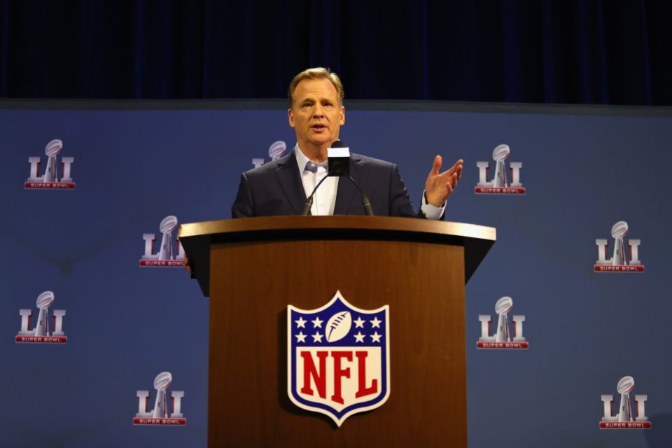 La NFL cuenta con 32 equipos divididos en dos conferencias, la Americana y la Nacional.