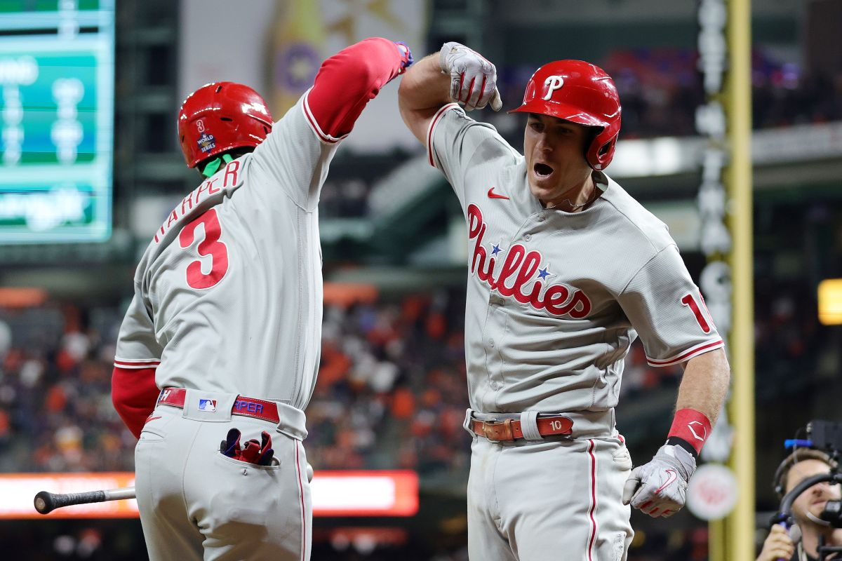 El receptor J.T Realmuto fue el verdugo de los Astros de Houston con tres impulsadas, incluyendo el cuadrangular en el décimo episodio para darle la victoria a Phillies de Philadelphia.