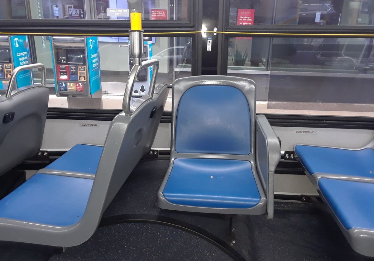 Interior de bus MTA.