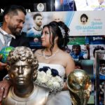 La pareja se juró amor eterno ante el D10S, Diego Armando Maradona.