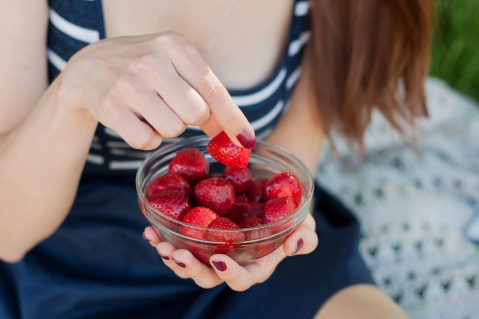 Es posible entrenar al cerebro para desear comida saludable cuando se está estresado.