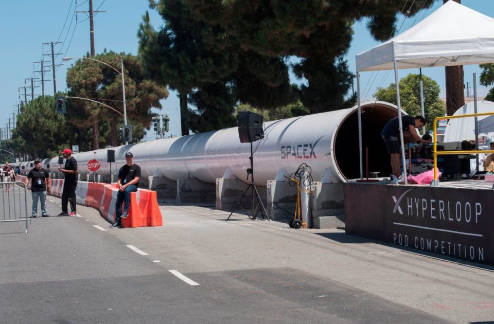 Hyperloop llevaría a alguien de Washington, DC a Nueva York en 30 minutos.