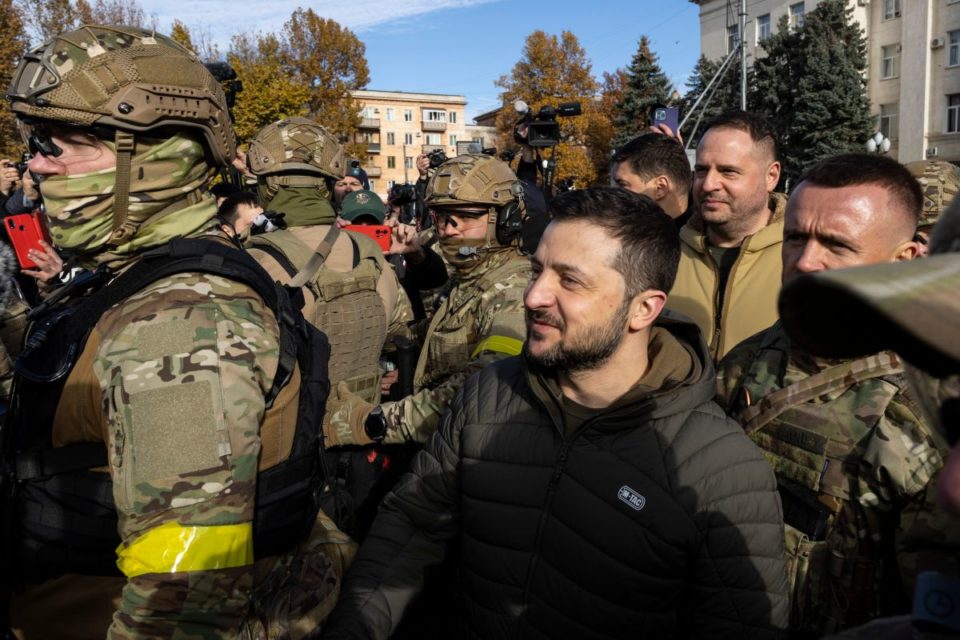 La Casa Blanca dijo que solo Zelensky puede decidir cuándo iniciar conversaciones de paz con Rusia.