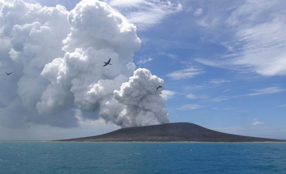 El estallido del volcán causó tres muertos y afectó al 85% de la población del archipiélago.