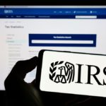 El IRS proporciona a los contribuyentes en su página de internet información y herramientas para que cumplan con sus obligaciones fiscales.