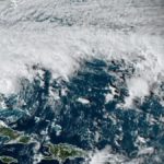 Imagen satelital del huracán Nicole entrando a Florida.