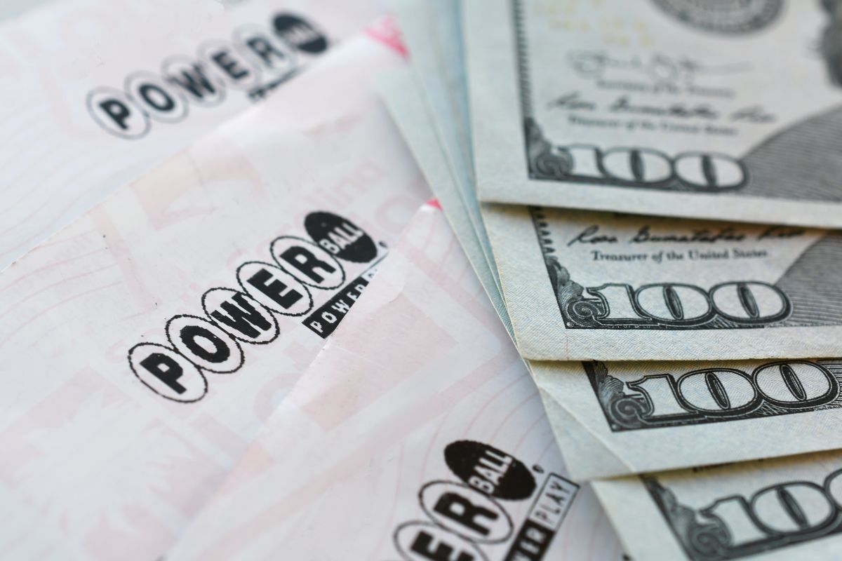 Los números ganadores fueron 7, 28, 62, 63 y 64, con el número de Powerball: 10.