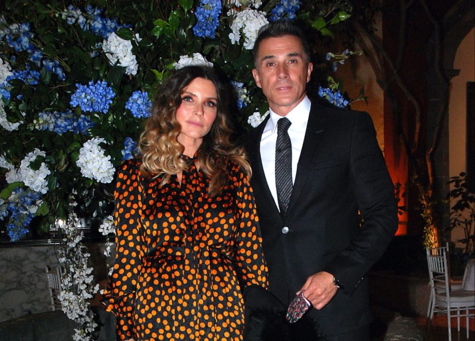 Issabela Camil junto a su esposo Sergio Mayer.