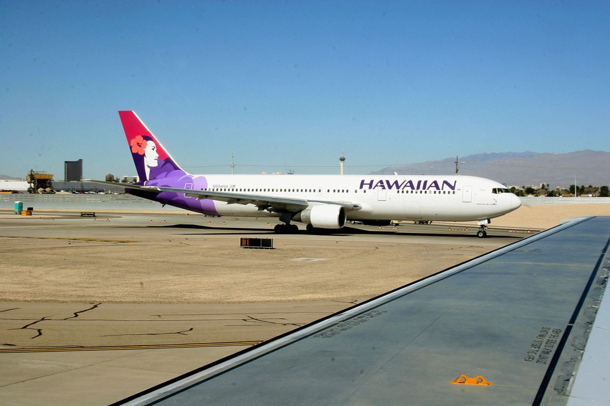 El incidente se registró en un vuelo de Hawaiian Airlines de Phoenix a Honolulu.