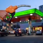 La AAA espera que el precio de la gasolina continúe bajando en la semana.