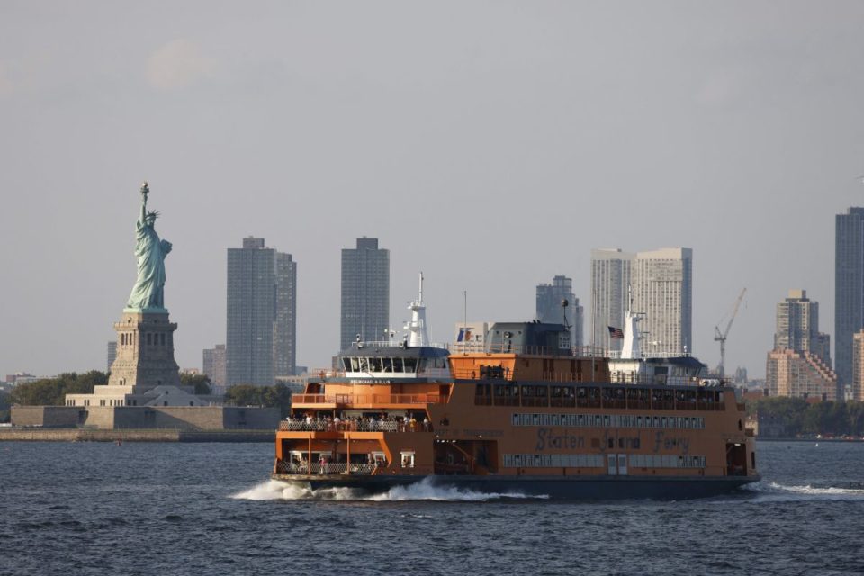 El ferry de Staten Island transportaba a casi 700 pasajeros.