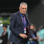 Medios reportan que a Tite le habrían robado una cadena de oro.