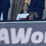 Georgina Rodríguez se muestra seria tras la eliminación de Portugal en Qatar 2022.