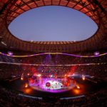 Los bailarines se presentan durante la ceremonia de clausura antes del partido final de la Copa Mundial de la FIFA Qatar 2022.