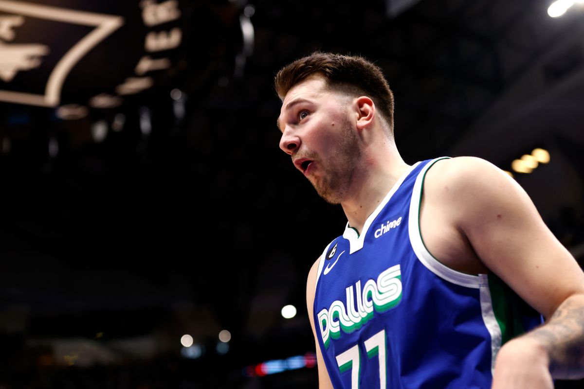 Luka Doncic se ríe tras la victoria ante Lakers.