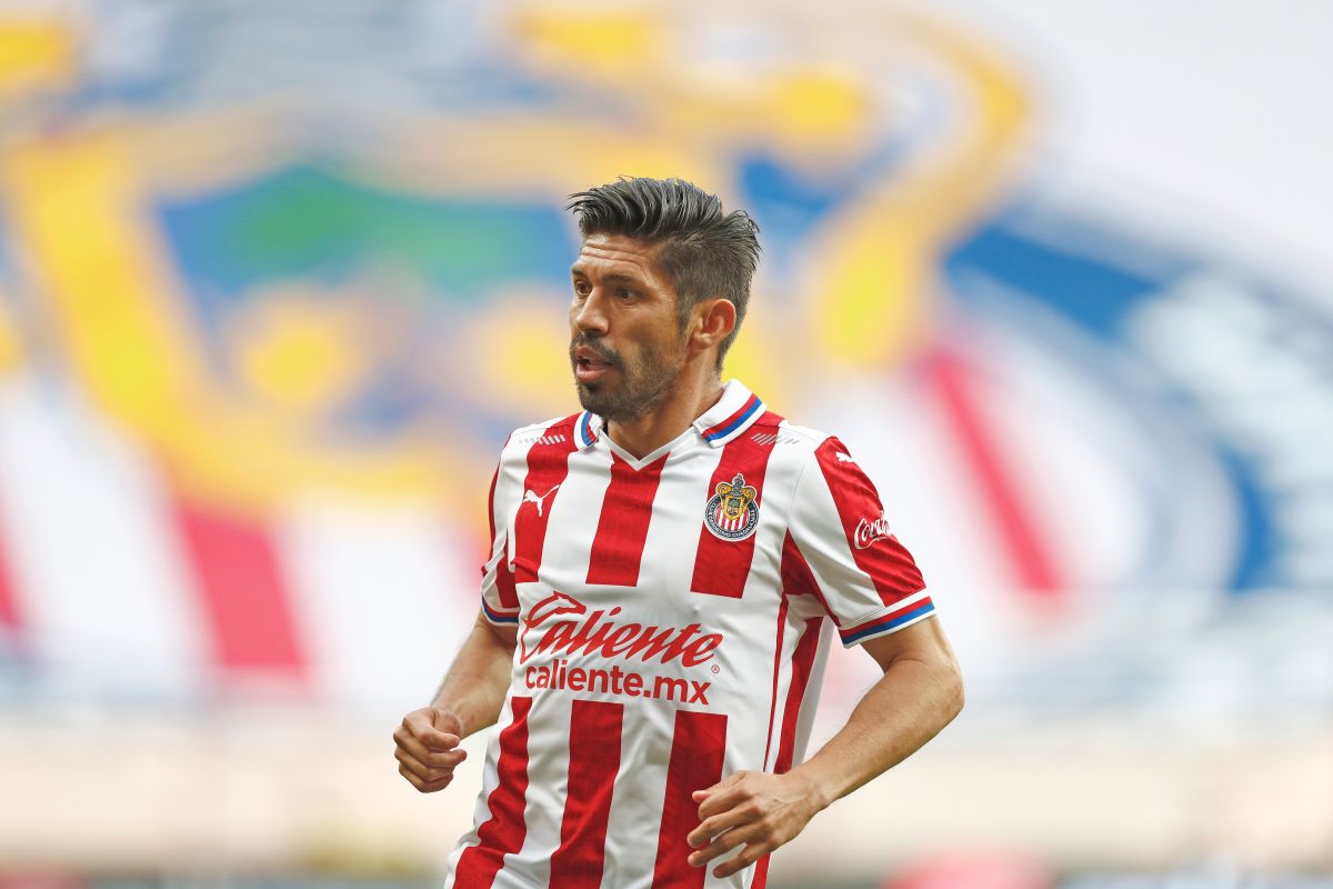 Oribe Peralta consideró que es importante apoyar el balompié nacional y no el extranjero. 