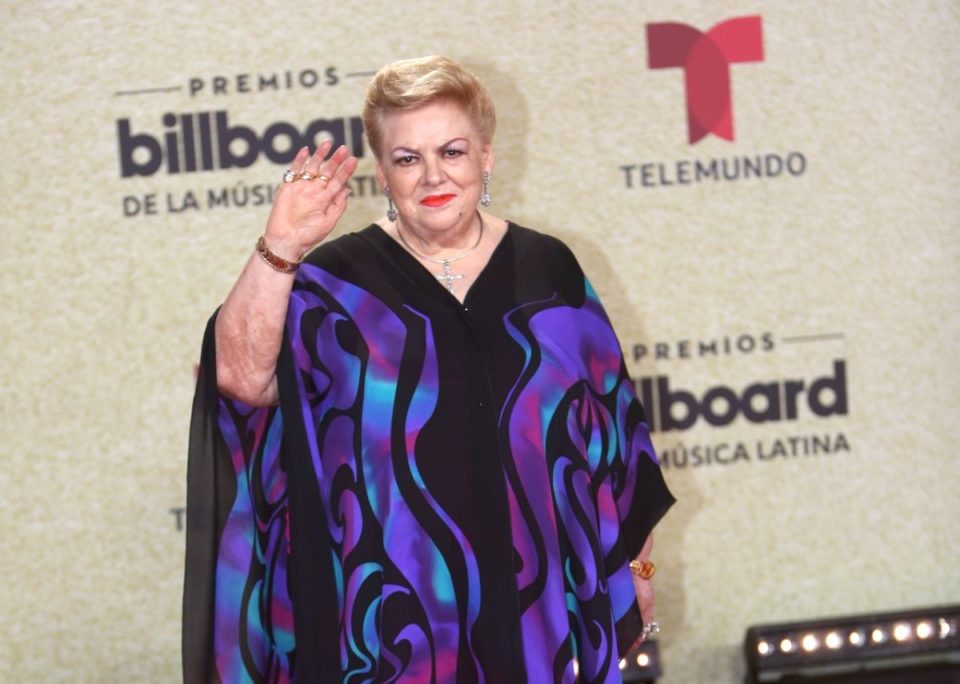 Los fanáticos de Paquita la del Barrio aplaudieron que apoye a Shakira.