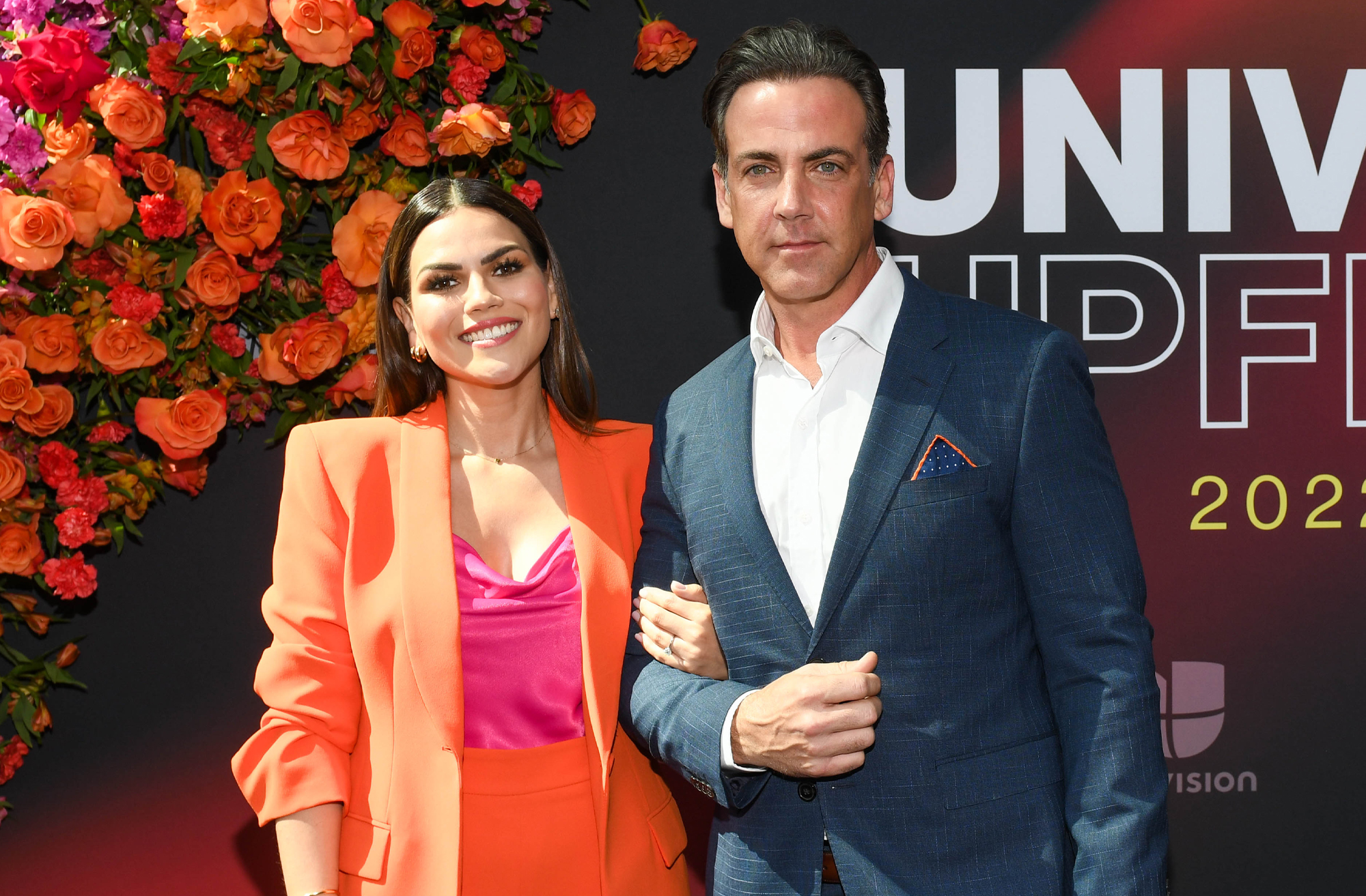 Karina Banda y su esposo Carlos Ponce serán conductores de 'Enamorándonos, La Isla'.