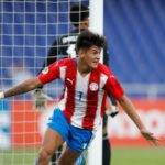 Diego González celebra el gol que clasificó a Paraguay al hexagonal final.